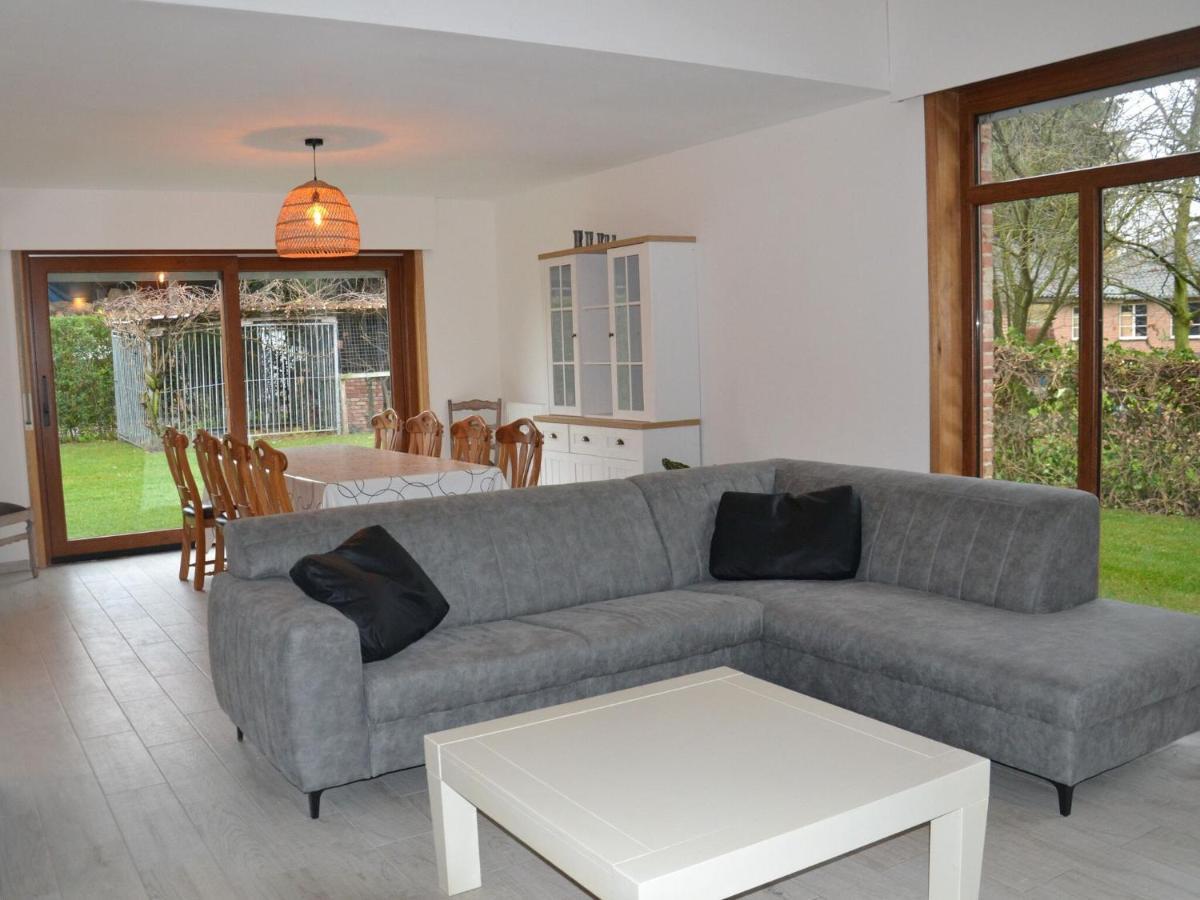 Welcoming Villa In Puivelde With Terrace Garden Barbeque Экстерьер фото